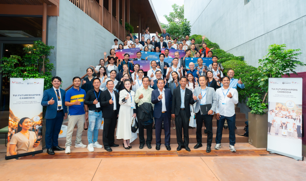 TUI Futureshapers Cambodia Group picture